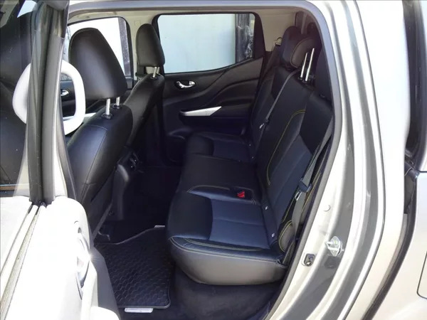 Nissan Navara 2,3 dCi 140 kW 4x4 Automat - foto 22
