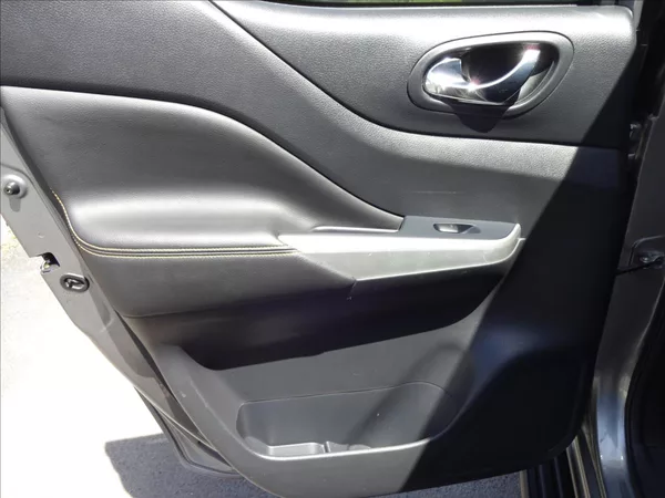 Nissan Navara 2,3 dCi 140 kW 4x4 Automat - foto 24