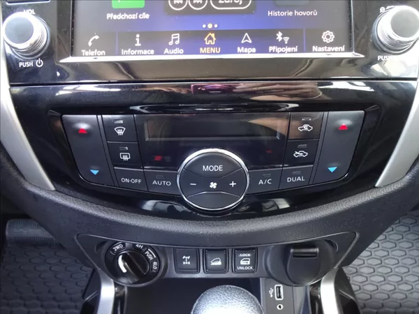 Nissan Navara 2,3 dCi 140 kW 4x4 Automat - foto 35