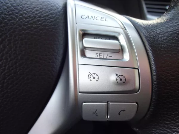 Nissan Navara 2,3 dCi 140 kW 4x4 Automat - foto 44