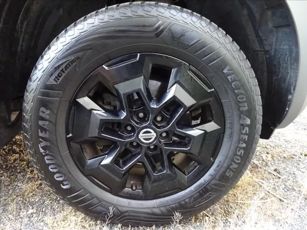 Nissan Navara 2,3 dCi 140 kW 4x4 Automat - foto 53