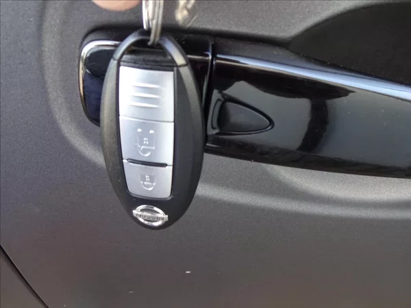 Nissan Navara 2,3 dCi 140 kW 4x4 Automat - foto 55