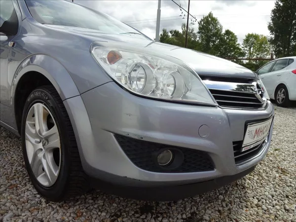 Opel Astra 1,6i 85kW - foto 11