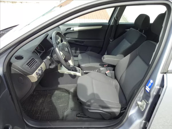 Opel Astra 1,6i 85kW - foto 16