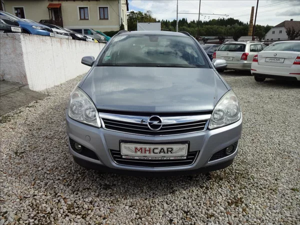 Opel Astra 1,6i 85kW - foto 2