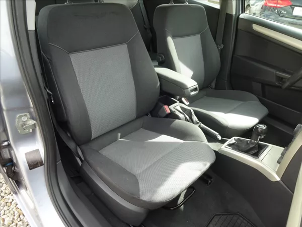 Opel Astra 1,6i 85kW - foto 29