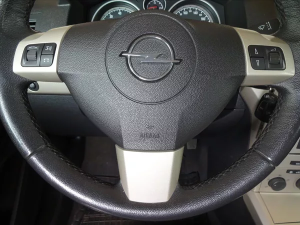 Opel Astra 1,6i 85kW - foto 34