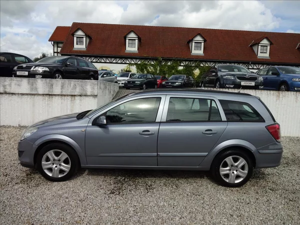 Opel Astra 1,6i 85kW - foto 4