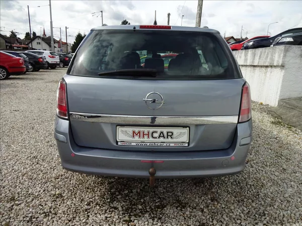 Opel Astra 1,6i 85kW - foto 6