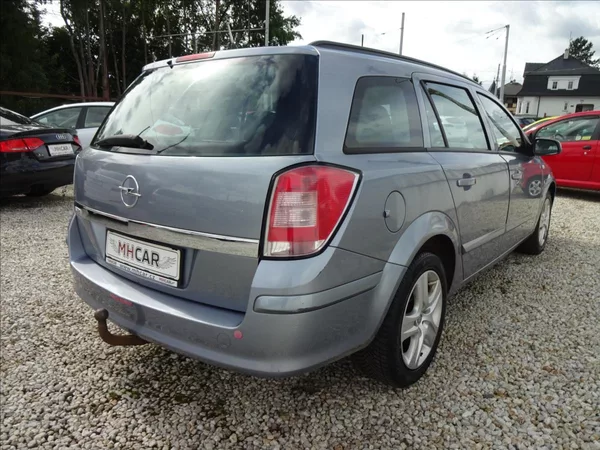 Opel Astra 1,6i 85kW - foto 7