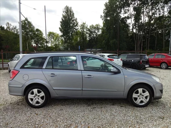 Opel Astra 1,6i 85kW - foto 8