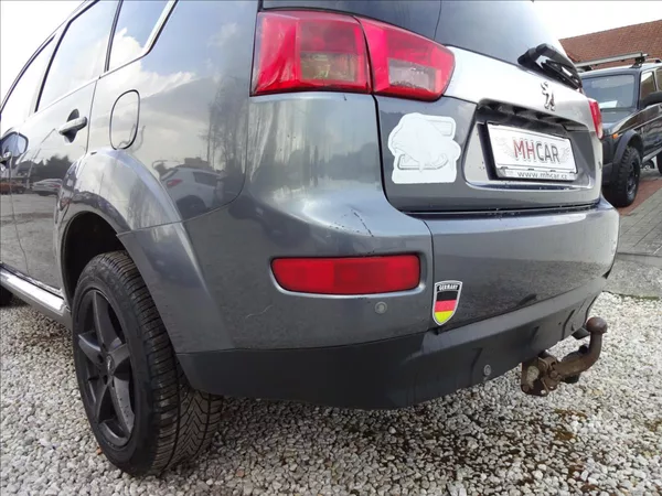Peugeot 4007 2,2 HDI 115kW 4x4 - foto 14