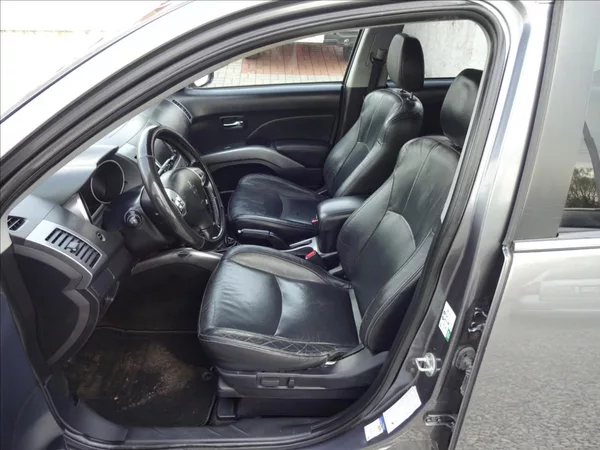 Peugeot 4007 2,2 HDI 115kW 4x4 - foto 16