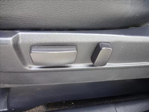 Peugeot 4007 2,2 HDI 115kW 4x4 - foto 17