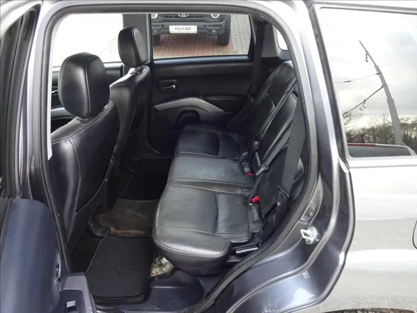 Peugeot 4007 2,2 HDI 115kW 4x4 - foto 21
