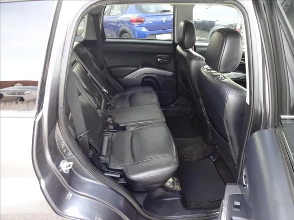 Peugeot 4007 2,2 HDI 115kW 4x4 - foto 26