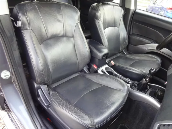 Peugeot 4007 2,2 HDI 115kW 4x4 - foto 30