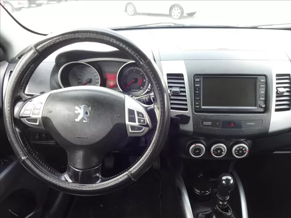 Peugeot 4007 2,2 HDI 115kW 4x4 - foto 33