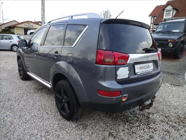Peugeot 4007 2,2 HDI 115kW 4x4 - foto 5