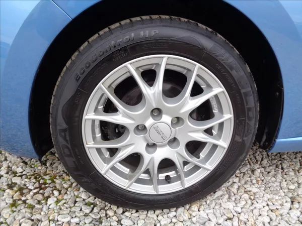Škoda Rapid 1.2TSI 63 kW - foto 38