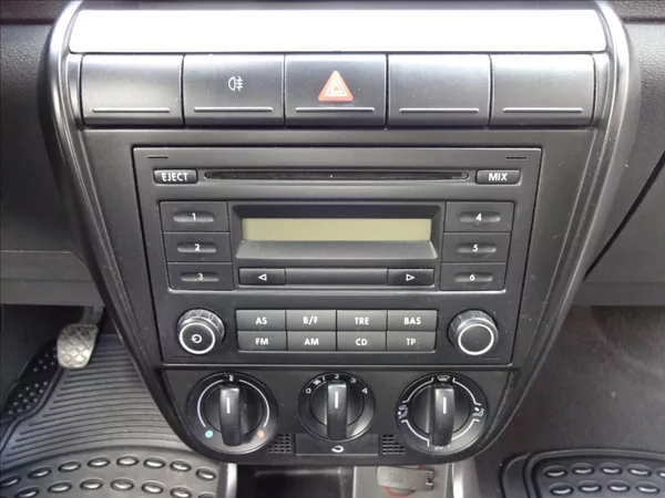 Volkswagen Fox 1,4 TDI 51kW - foto 28