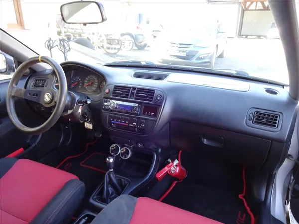 Honda Civic 1,6VTI 118kW - foto 35