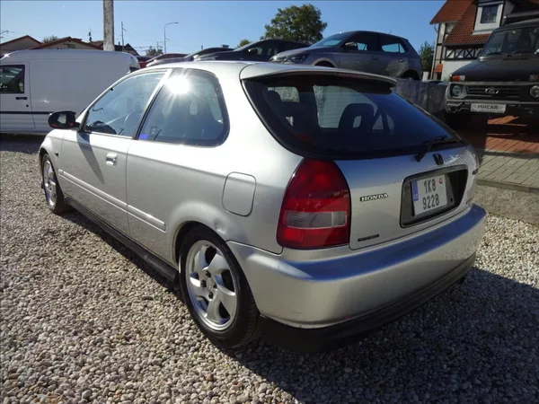 Honda Civic 1,6VTI 118kW - foto 5