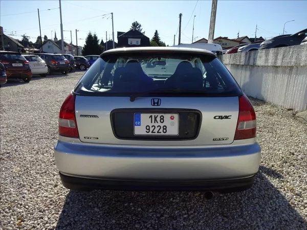 Honda Civic 1,6VTI 118kW - foto 6