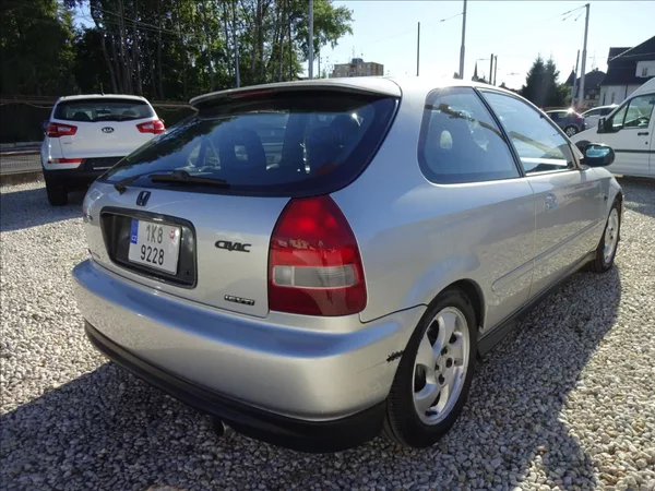 Honda Civic 1,6VTI 118kW - foto 7