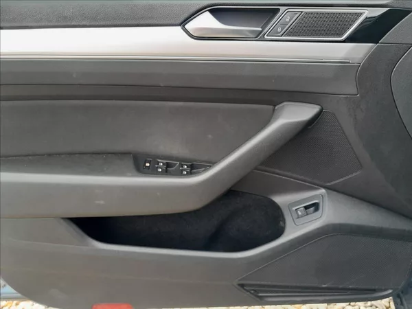 Volkswagen Passat Variant 2.0 TDI 110KW - foto 20