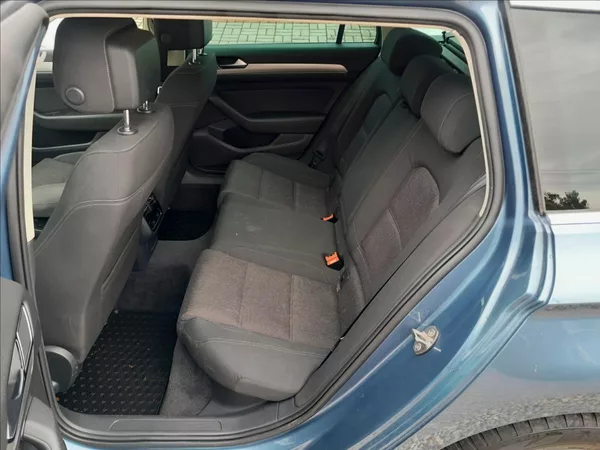 Volkswagen Passat Variant 2.0 TDI 110KW - foto 23