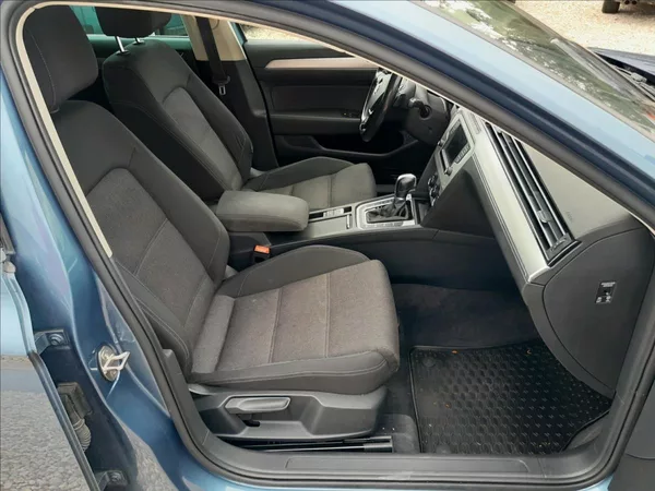 Volkswagen Passat Variant 2.0 TDI 110KW - foto 32