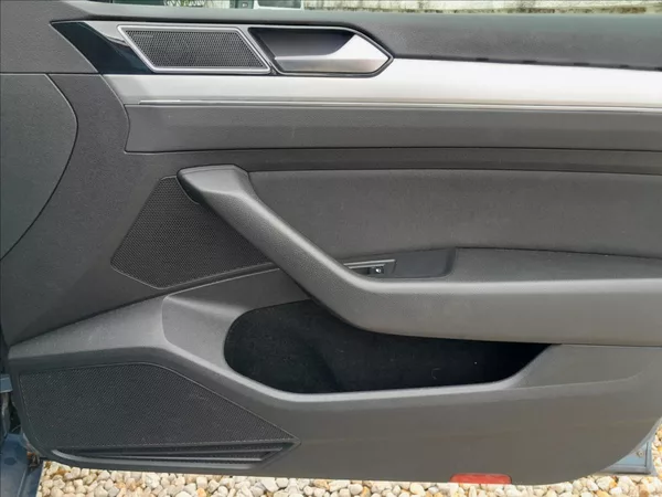 Volkswagen Passat Variant 2.0 TDI 110KW - foto 34