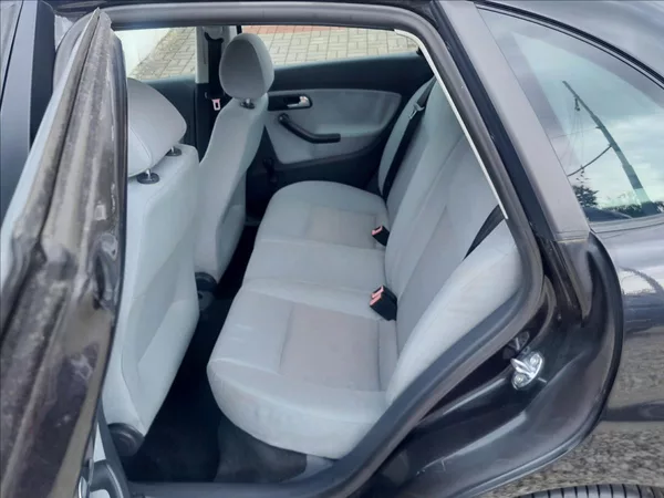 Seat Ibiza 1,4i16V - foto 22