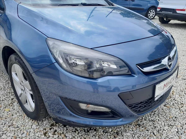 Opel Astra 1,6 TDCI 100kW SPORTS TOURER - foto 11
