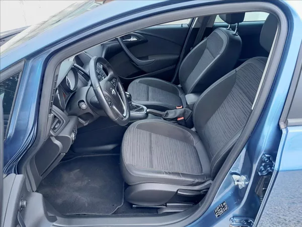 Opel Astra 1,6 TDCI 100kW SPORTS TOURER - foto 16