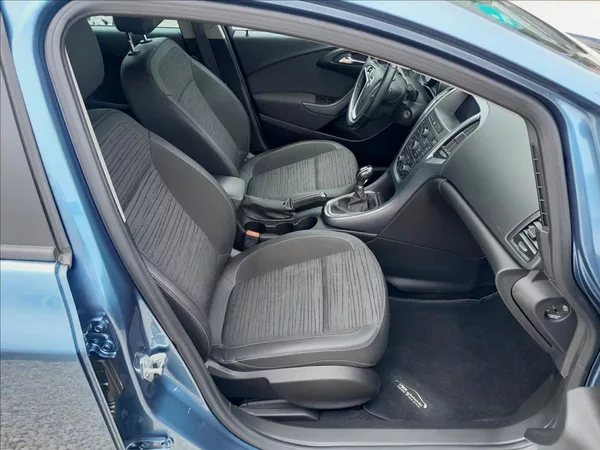 Opel Astra 1,6 TDCI 100kW SPORTS TOURER - foto 29