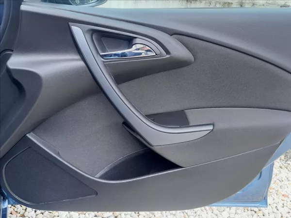 Opel Astra 1,6 TDCI 100kW SPORTS TOURER - foto 31