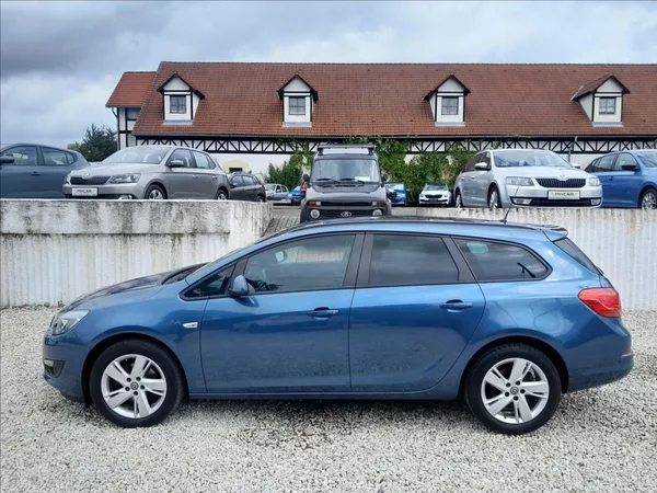 Opel Astra 1,6 TDCI 100kW SPORTS TOURER - foto 4