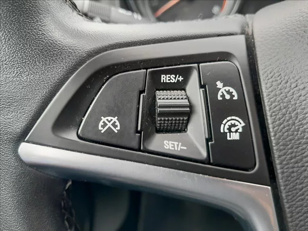 Opel Astra 1,6 TDCI 100kW SPORTS TOURER - foto 40