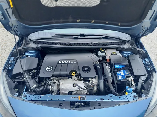 Opel Astra 1,6 TDCI 100kW SPORTS TOURER - foto 44