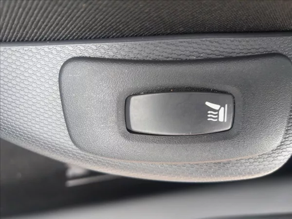 Renault Captur 1,2TCe 88kW AUTOMAT - foto 17