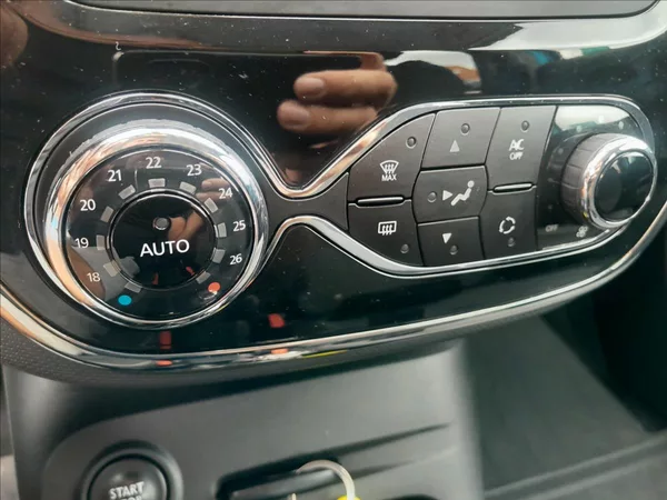 Renault Captur 1,2TCe 88kW AUTOMAT - foto 38
