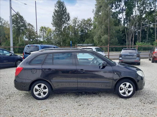 Škoda Fabia II 1.2 i 51kW KOMBI - foto 8