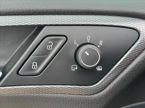 Volkswagen Golf VII 1,2 TSI 81kW LOUNGE - foto 21