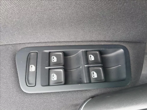 Volkswagen Golf VII 1,2 TSI 81kW LOUNGE - foto 22