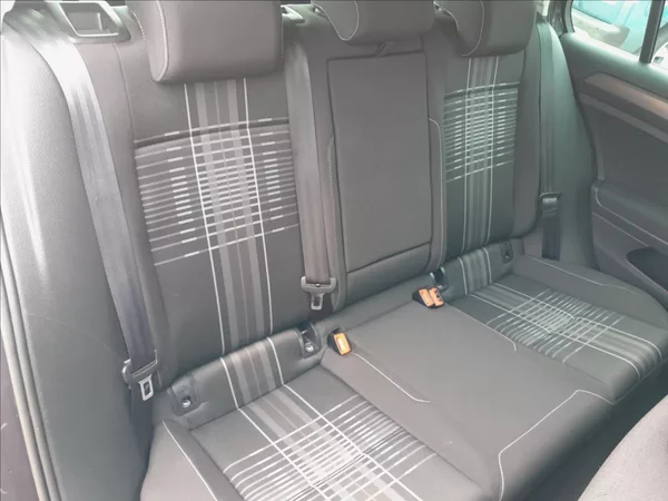Volkswagen Golf VII 1,2 TSI 81kW LOUNGE - foto 29