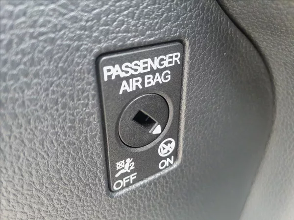 Volkswagen Golf VII 1,2 TSI 81kW LOUNGE - foto 34