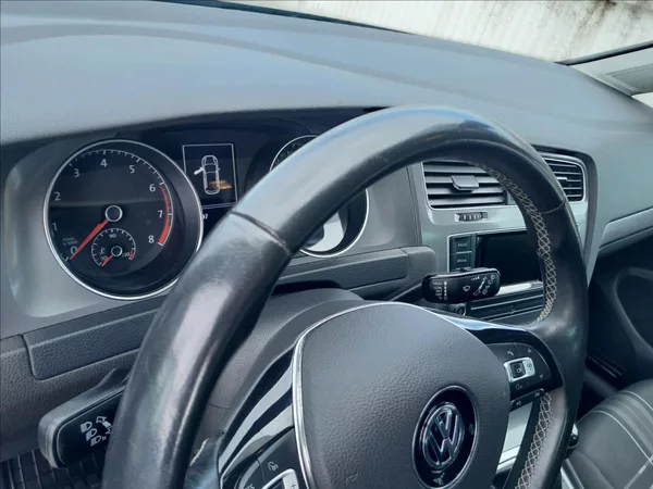 Volkswagen Golf VII 1,2 TSI 81kW LOUNGE - foto 45