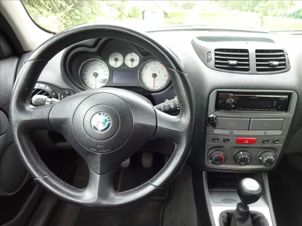 Alfa Romeo 147 1,9 JTD 110kW - foto 32